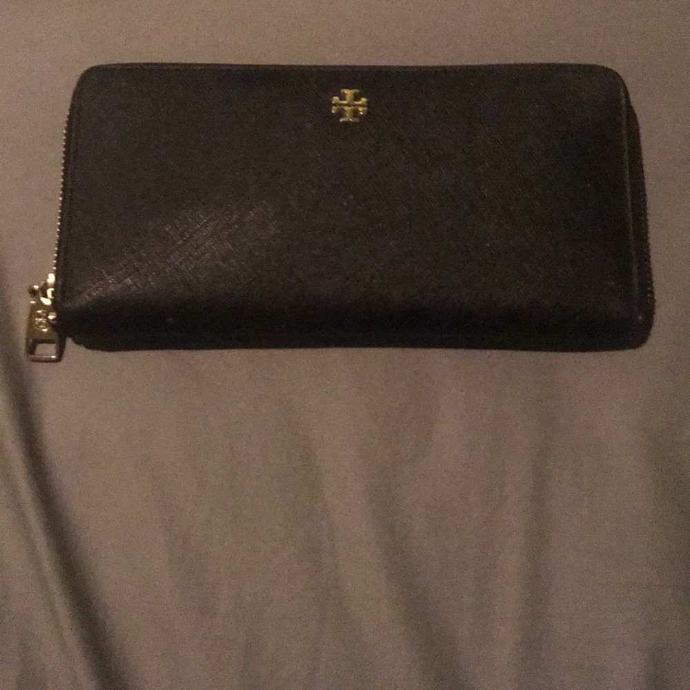 Black Tory Burch passport wallet